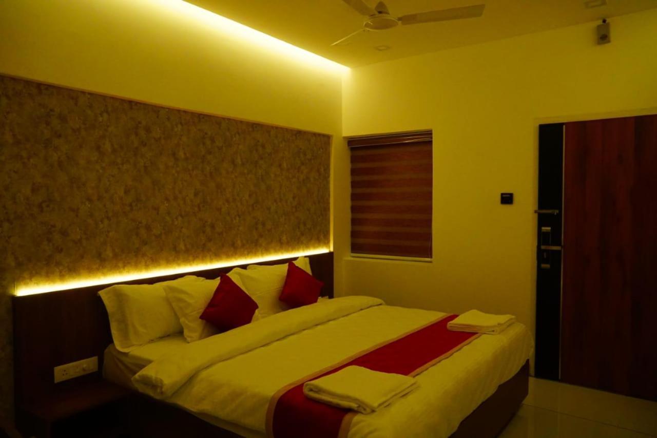 Remanika Regency Hotel Guruvayur Luaran gambar