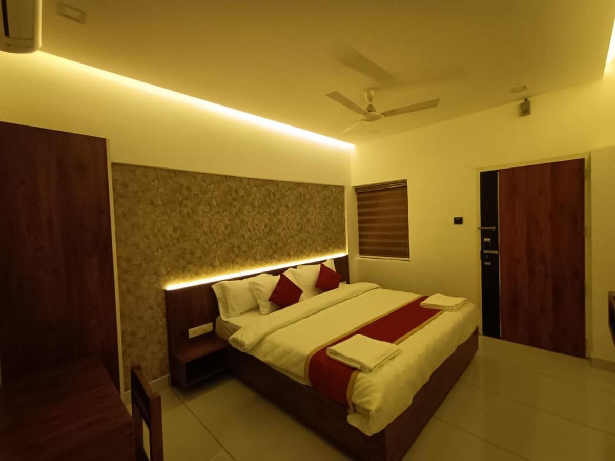 Remanika Regency Hotel Guruvayur Luaran gambar