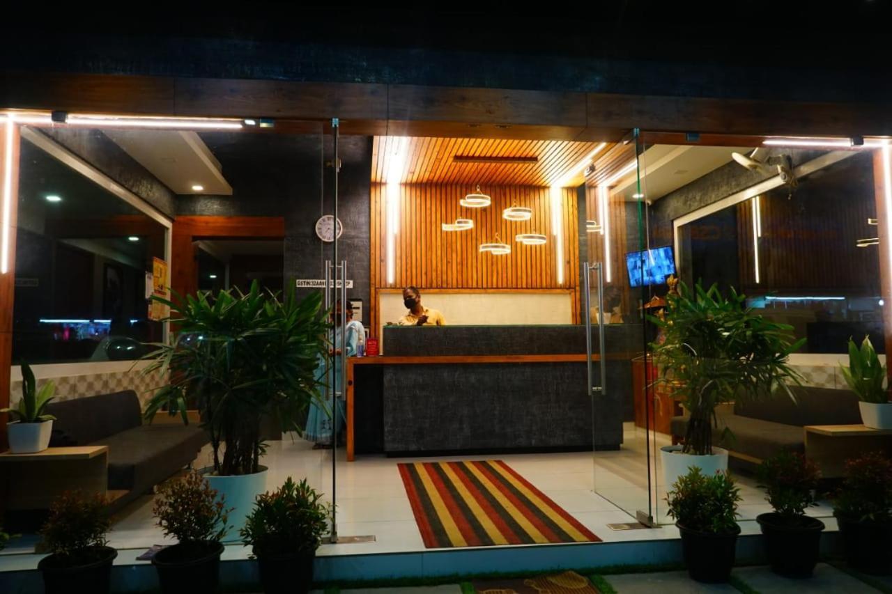 Remanika Regency Hotel Guruvayur Luaran gambar