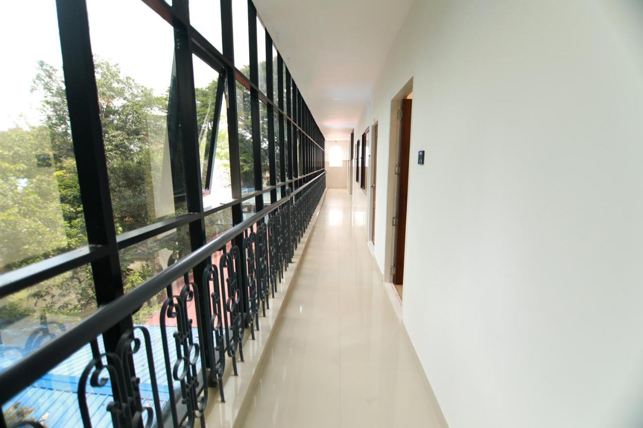 Remanika Regency Hotel Guruvayur Luaran gambar