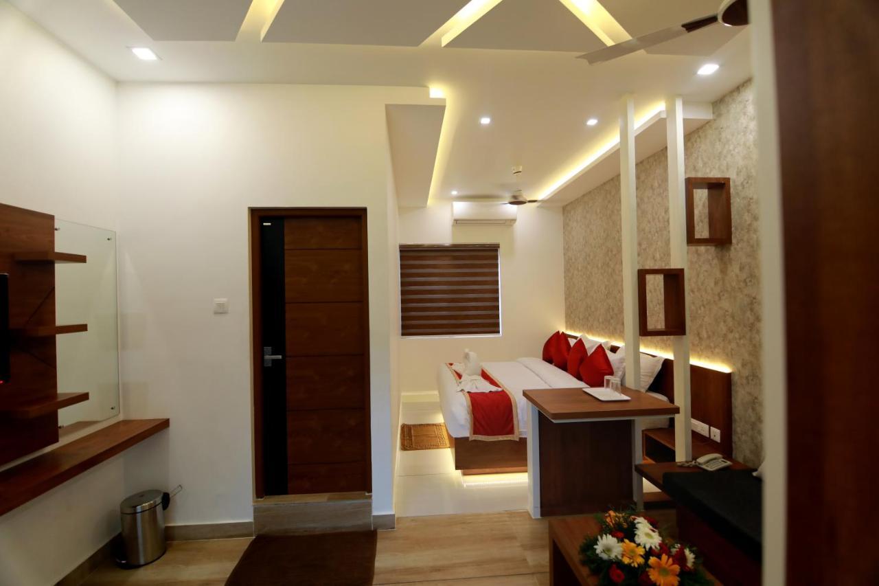 Remanika Regency Hotel Guruvayur Luaran gambar