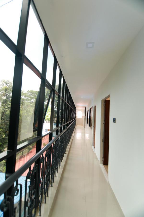 Remanika Regency Hotel Guruvayur Luaran gambar