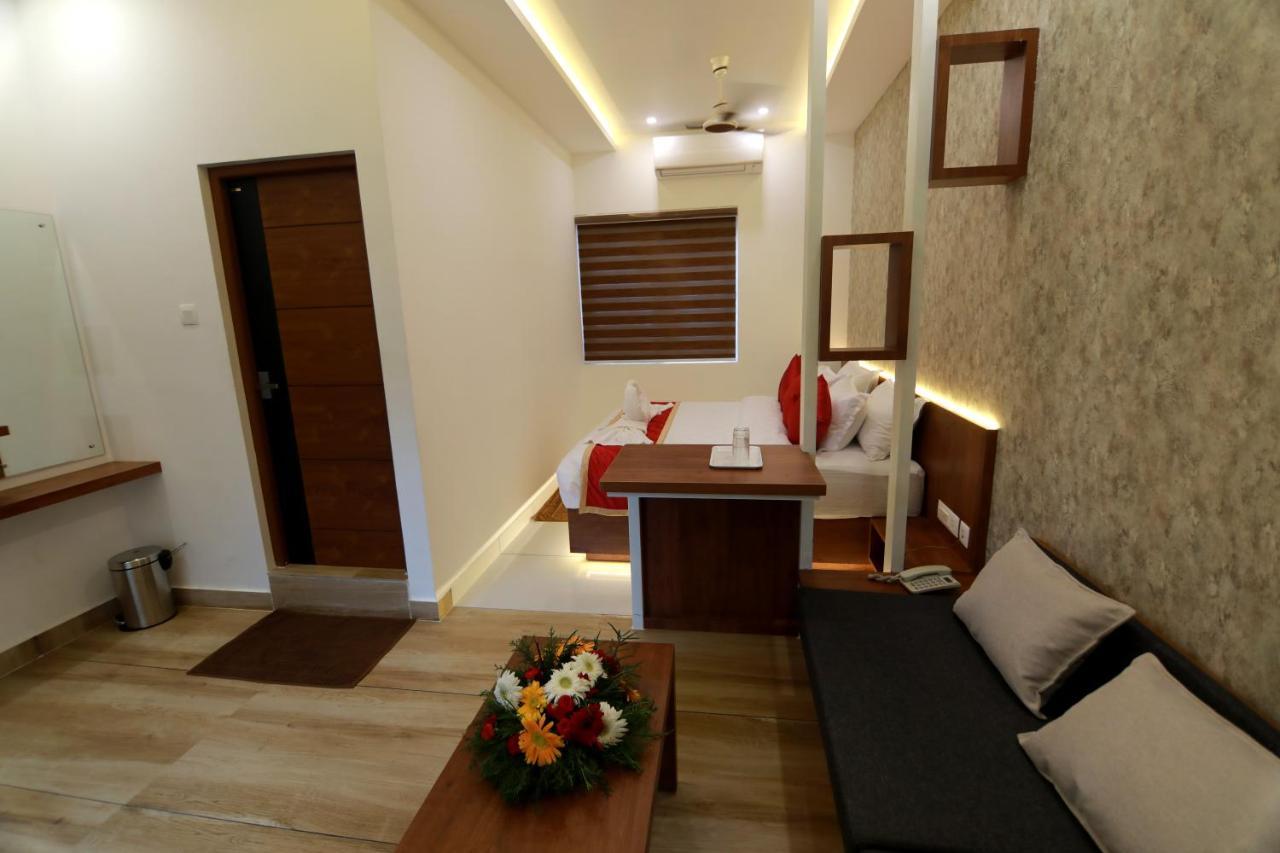 Remanika Regency Hotel Guruvayur Luaran gambar